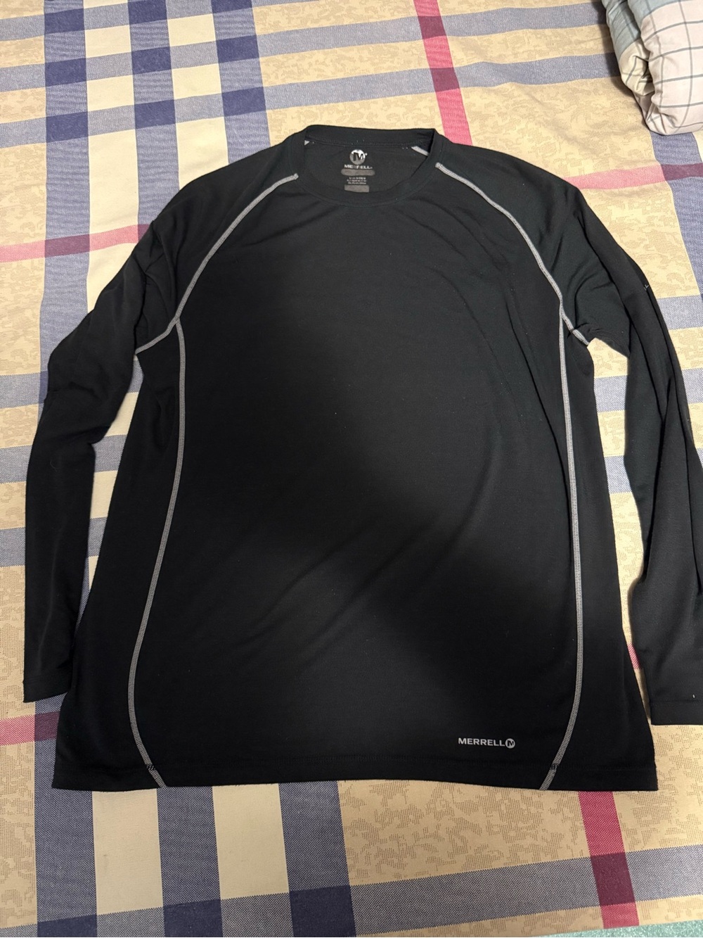 Merrell Black Long-Sleeve Athletic Crew with Contrast Stitching (Large)